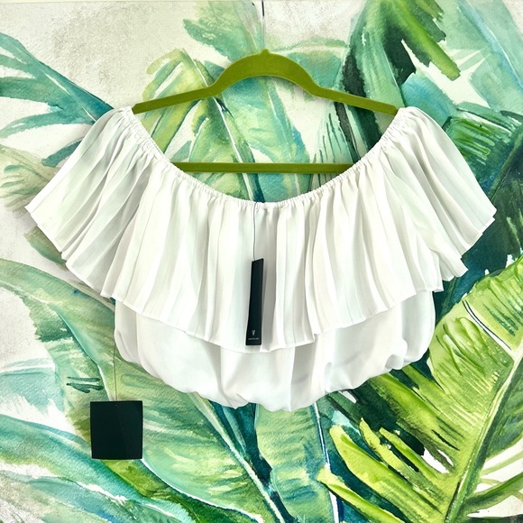 Pleated Crop Top - Picture 4 of 8